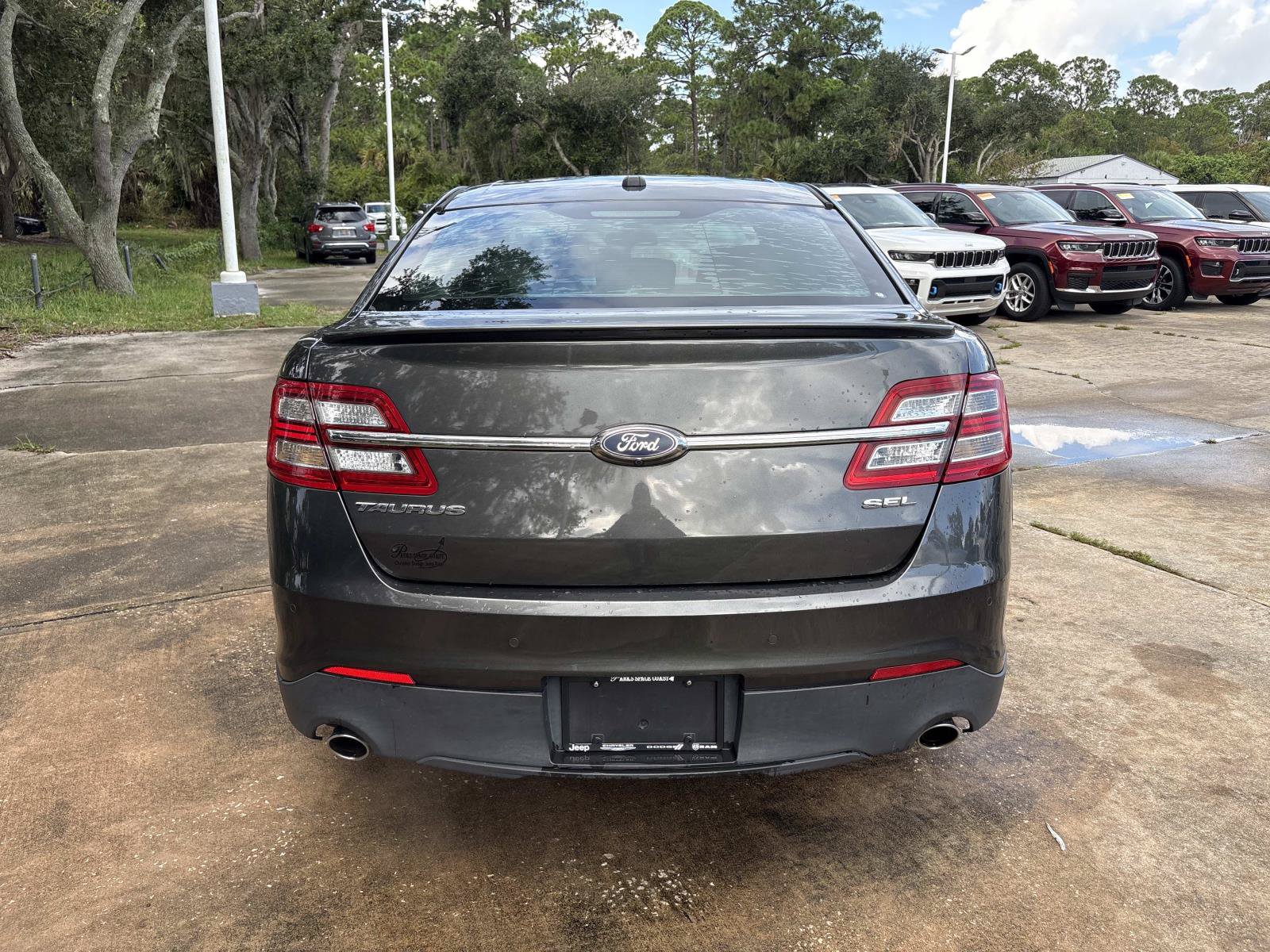 Used 2019 Ford Taurus SEL w/ Equipment Group 201A FWD image 4