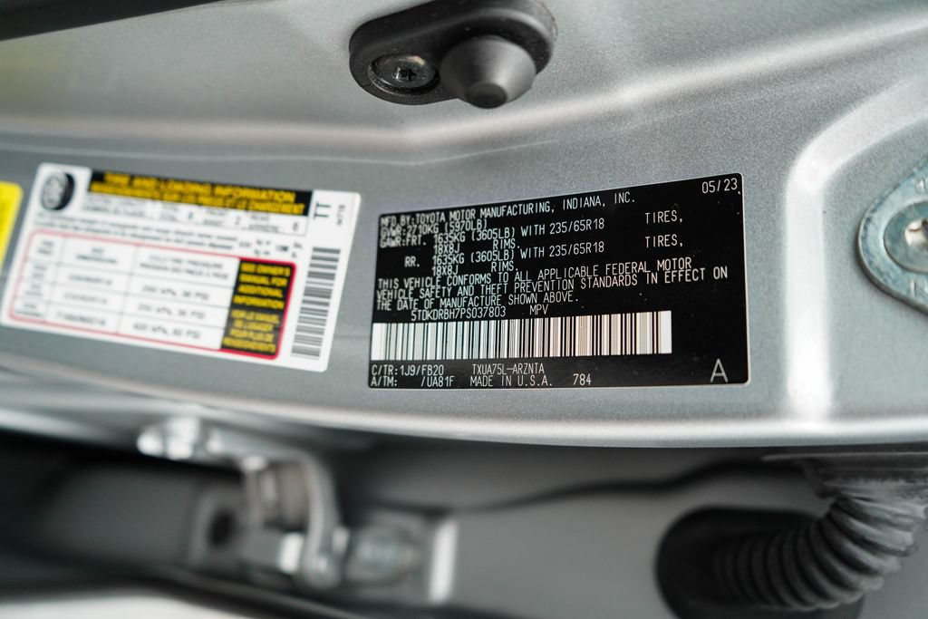 Used 2023 Toyota Highlander LE AWD/4WD image 41