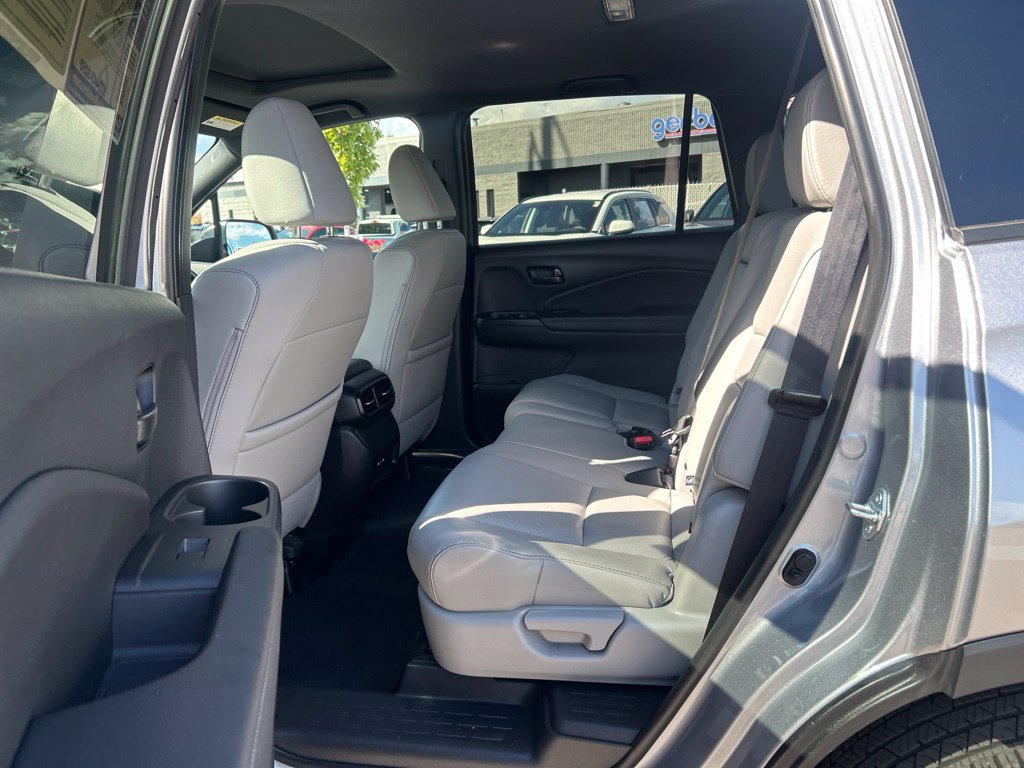 Used 2025 Honda Passport EX-L image 21