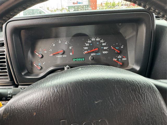 Used 2004 Jeep Wrangler Rubicon w/ Dual Top Group image 23