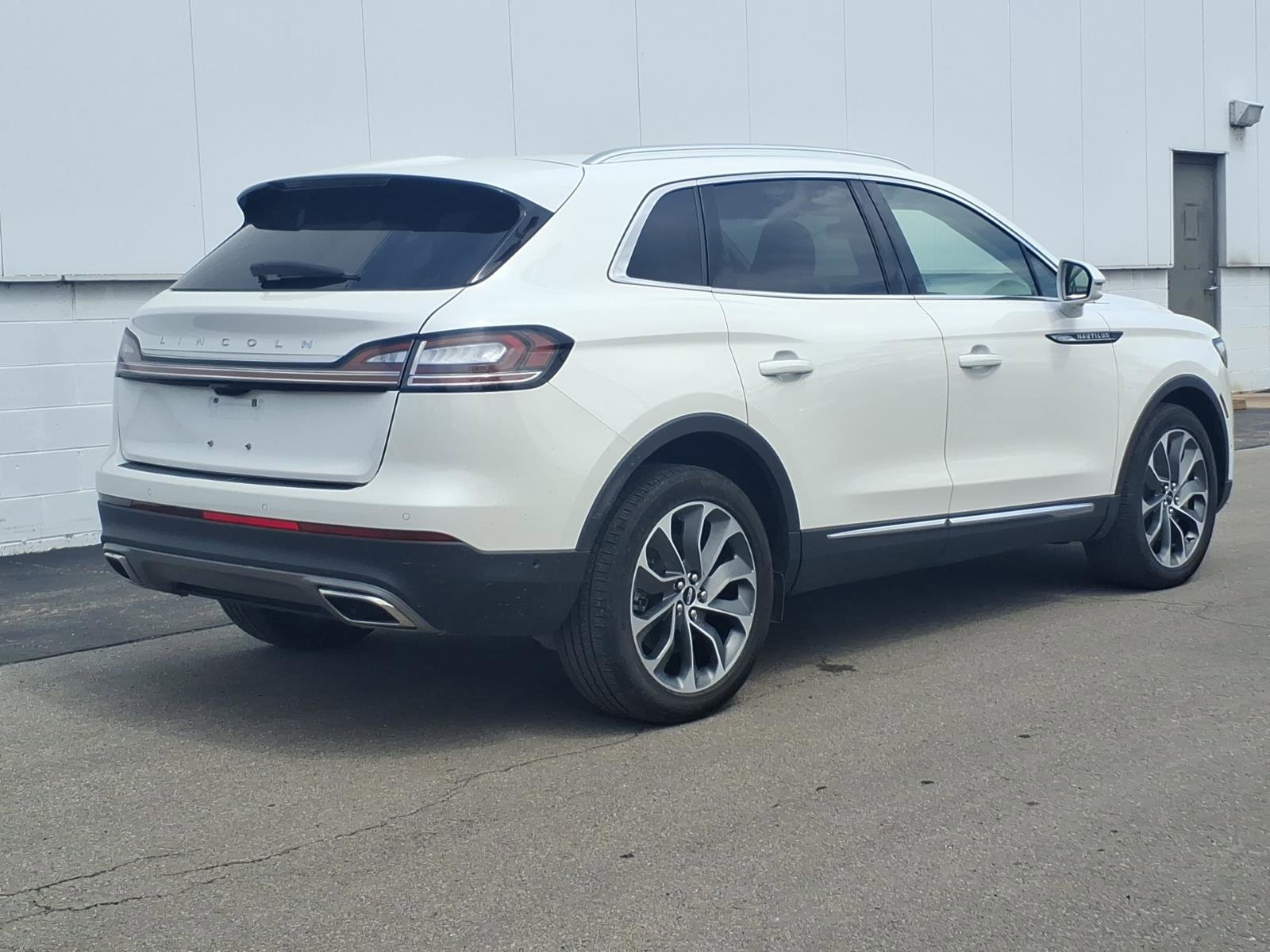 Certified 2023 Lincoln Nautilus Reserve w/ Equipment Group 201A AWD/4WD image 6