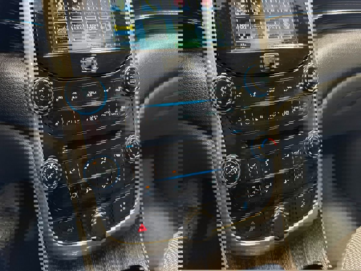 Used 2016 Chevrolet Malibu LT image 33