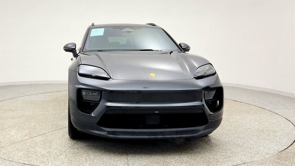 Used 2025 Porsche Macan 4 Electric image 2