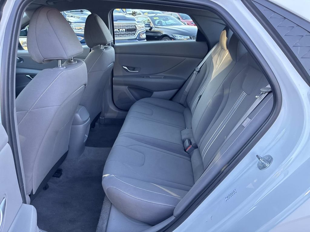 Used 2024 Hyundai Elantra SEL FWD image 13