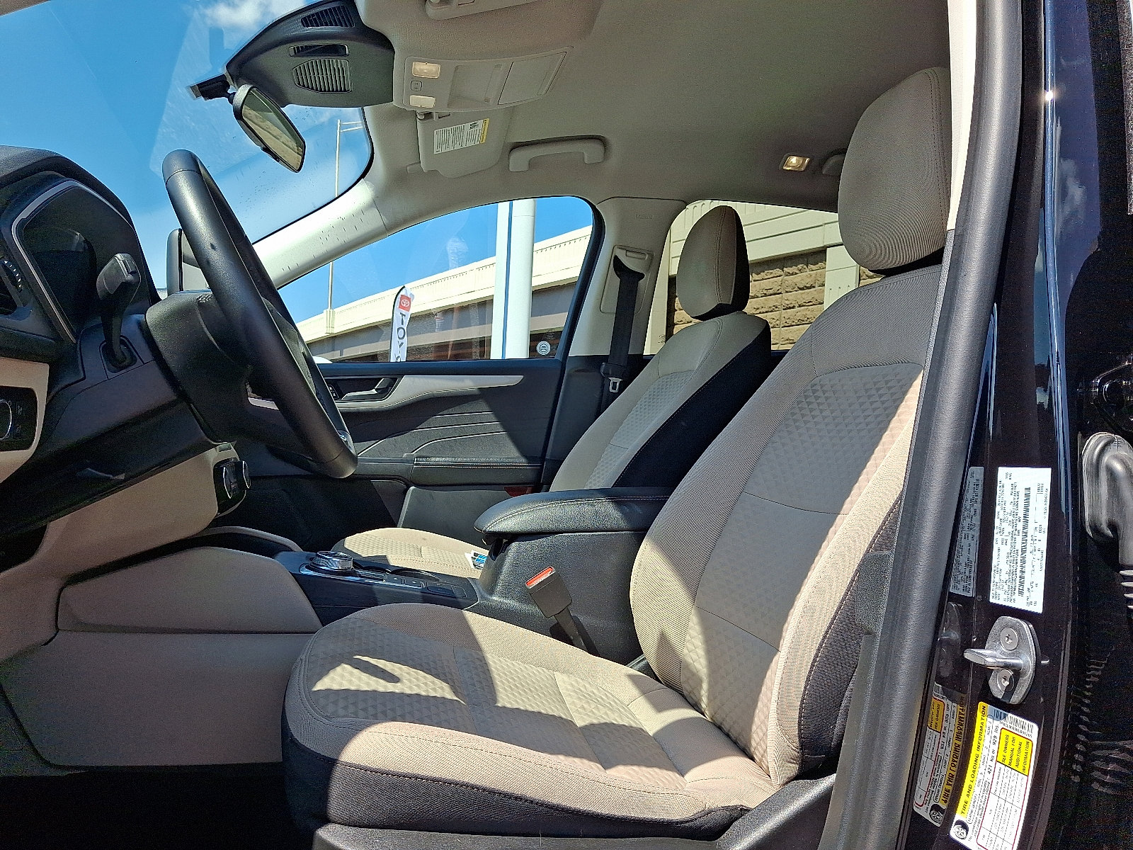 Certified 2022 Ford Escape SE w/ SE Sport Appearance Package image 13