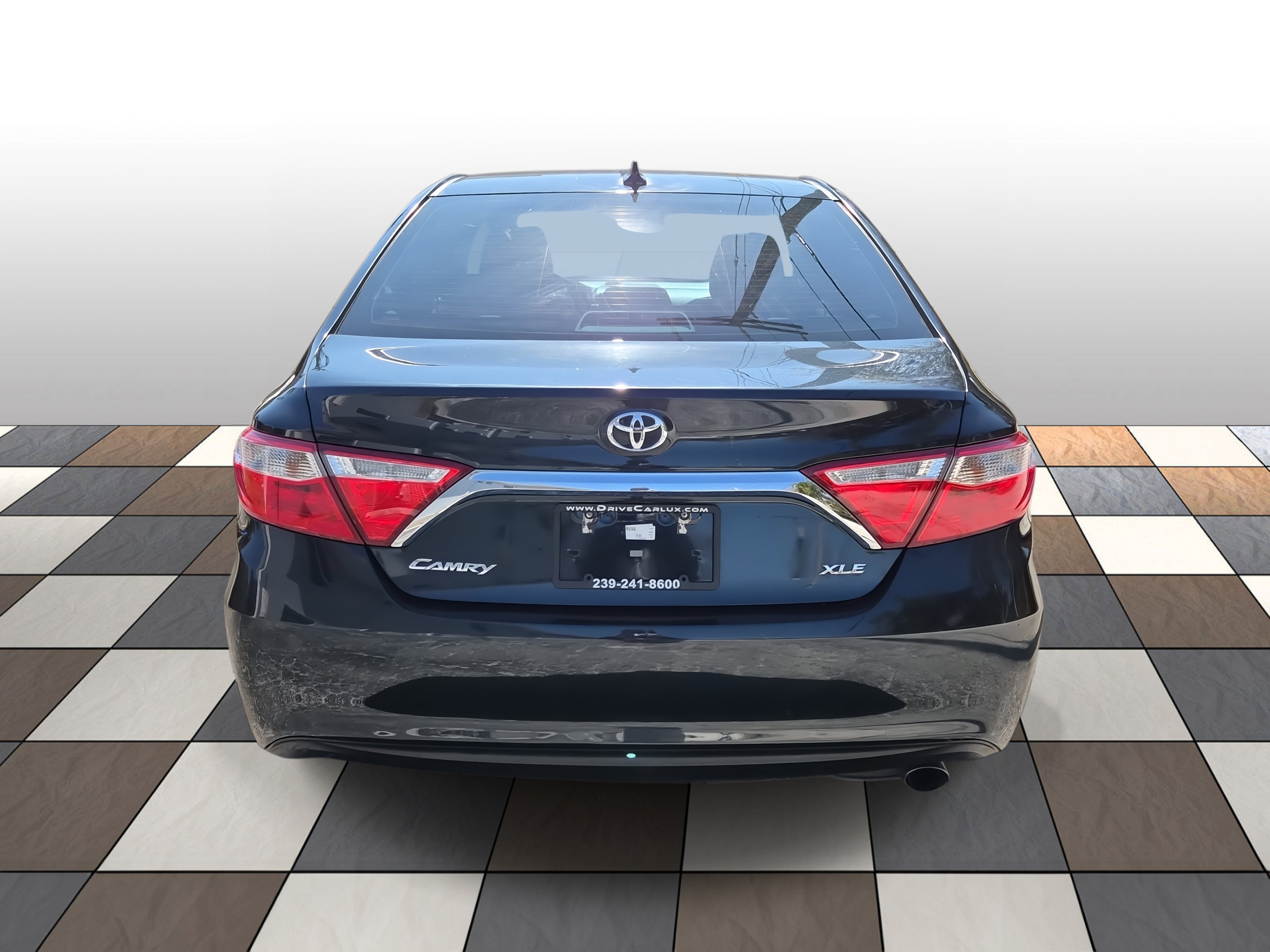Used 2016 Toyota Camry XLE w/ Moonroof Package image 5