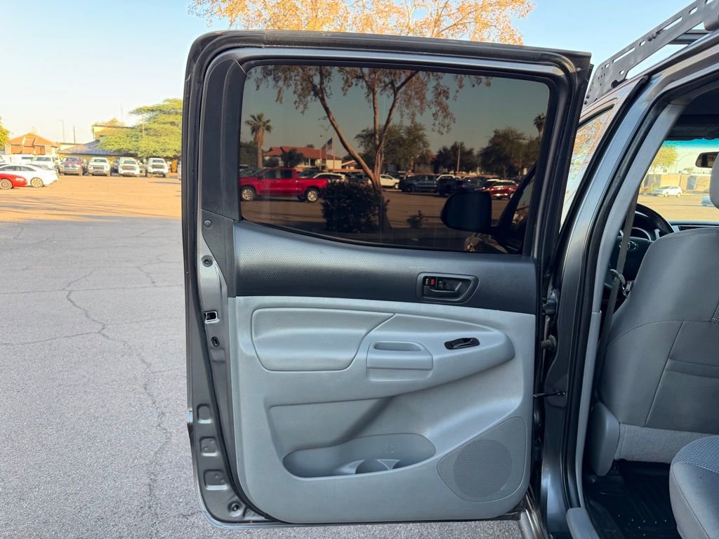 Used 2014 Toyota Tacoma 4x4 Double Cab image 23