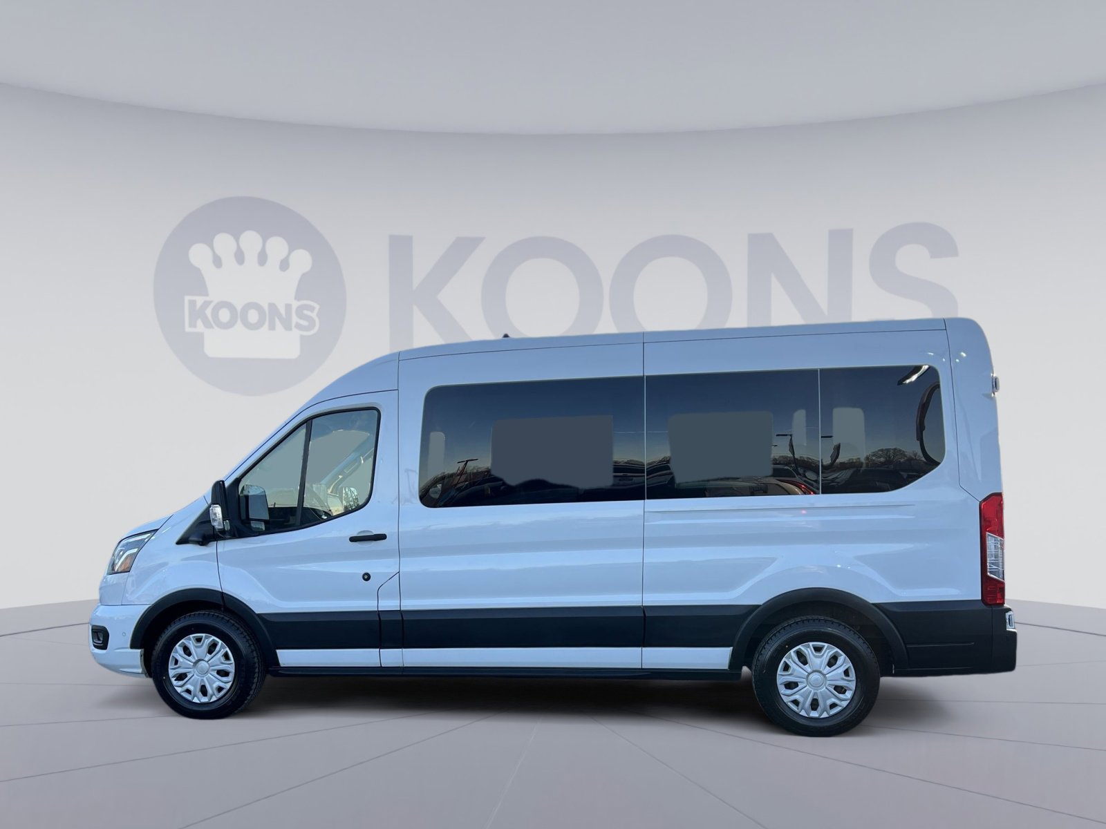 Used 2023 Ford Transit 350 XLT image 2