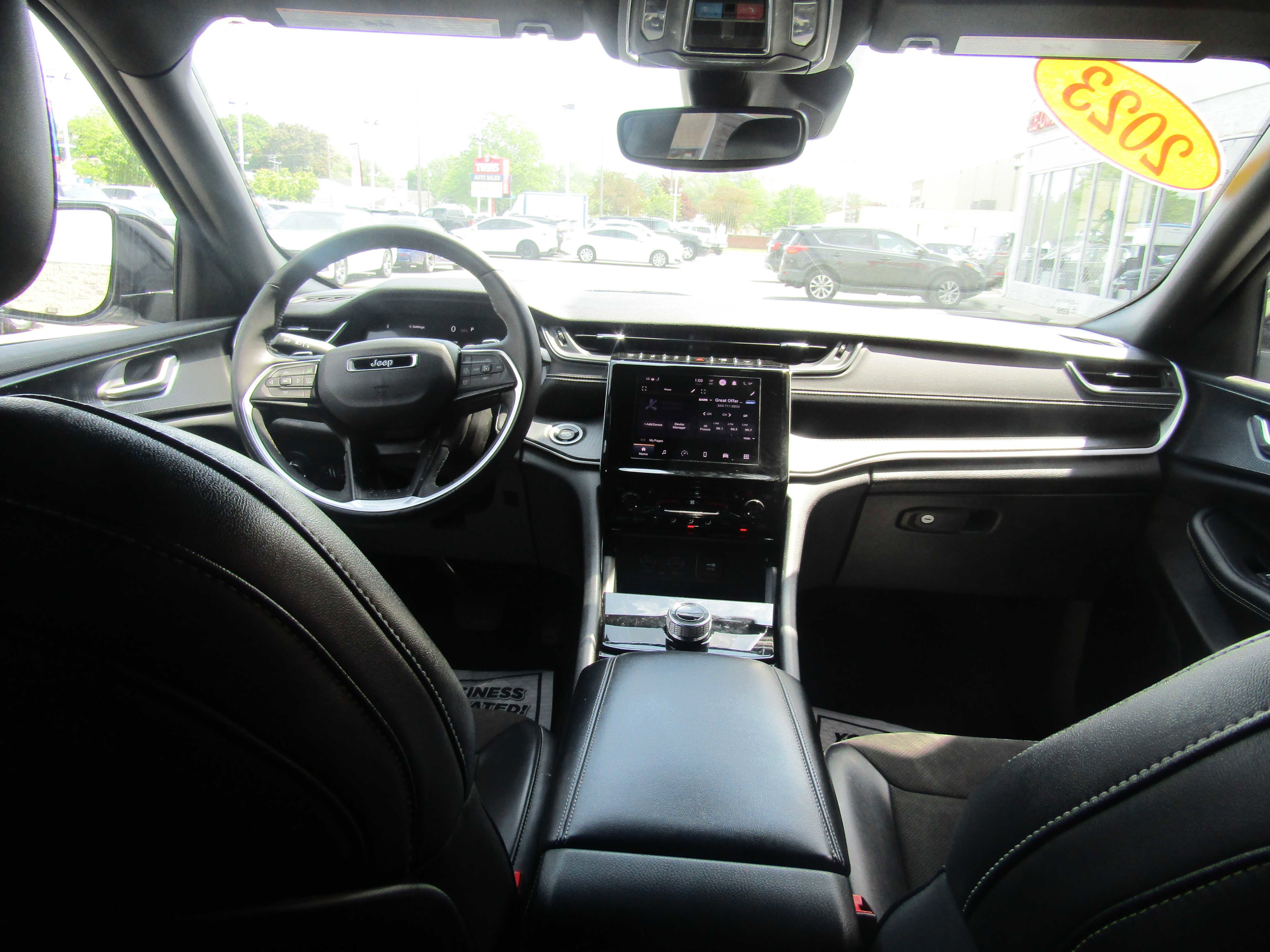 Used 2023 Jeep Grand Cherokee L Laredo AWD/4WD image 22