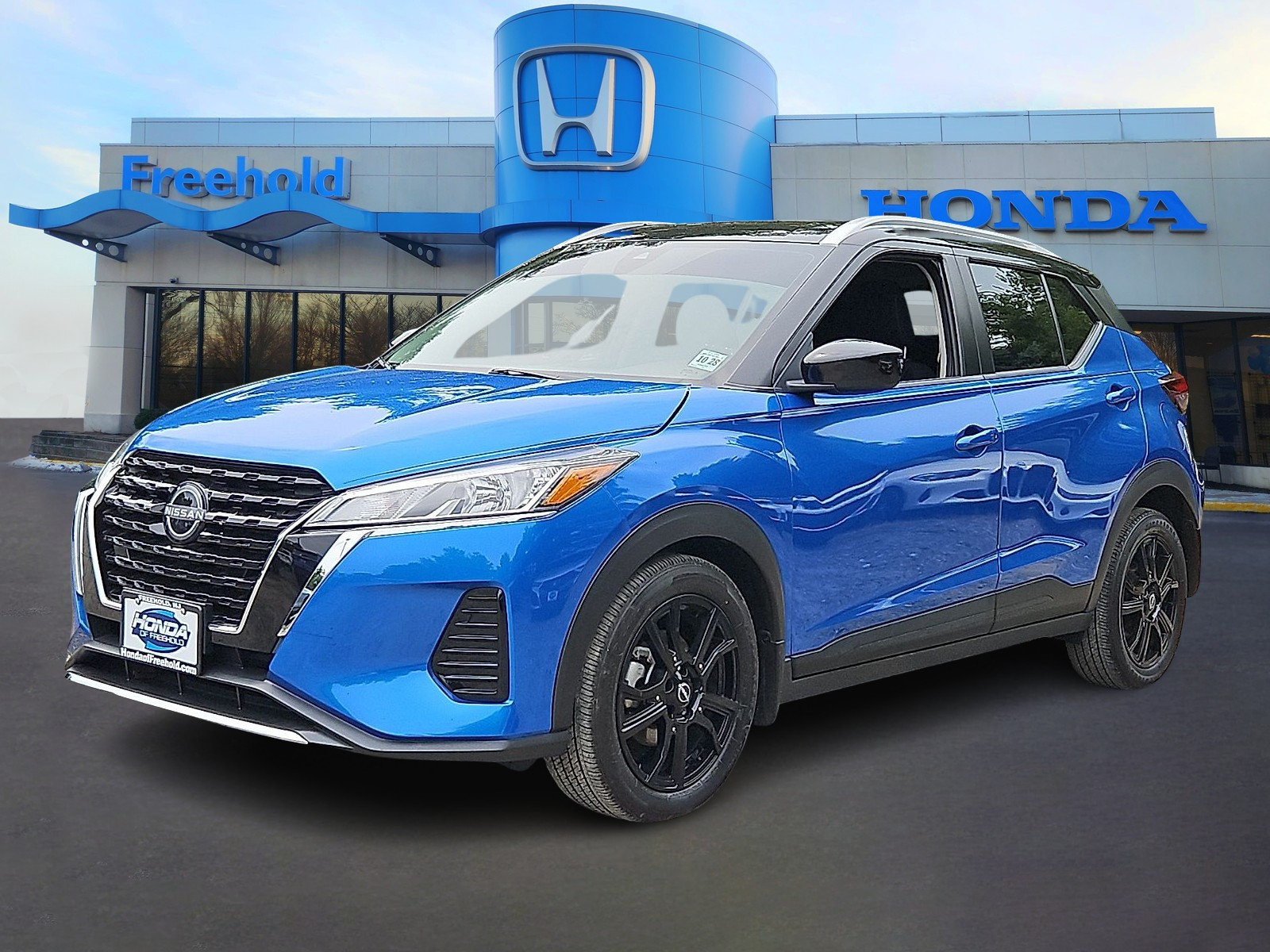 Used 2023 Nissan Kicks SV FWD image 3