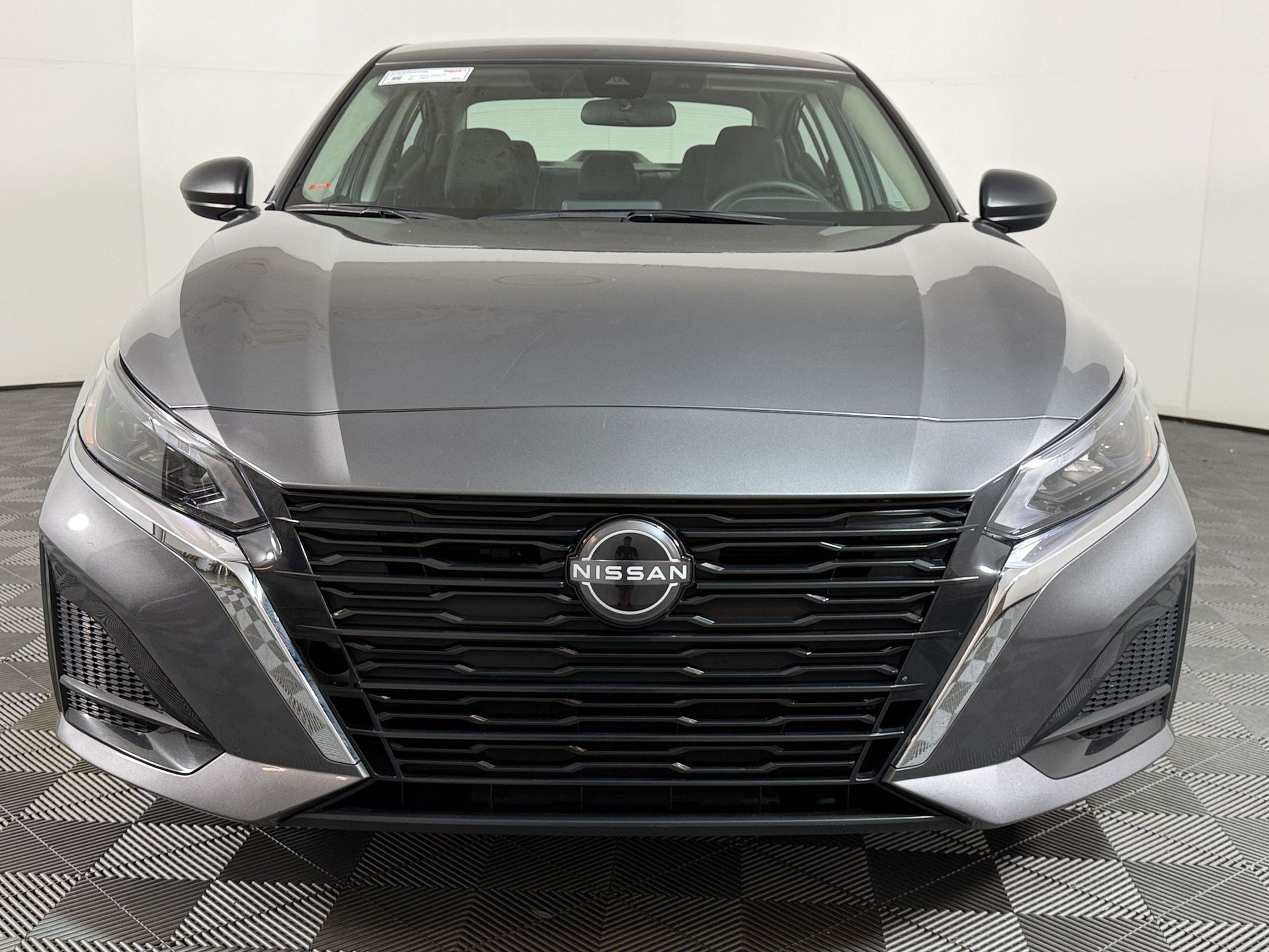 Used 2025 Nissan Altima 2.5 SV FWD image 5