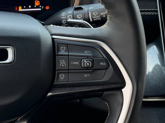 Used 2023 Jeep Grand Cherokee L Laredo AWD/4WD image 19