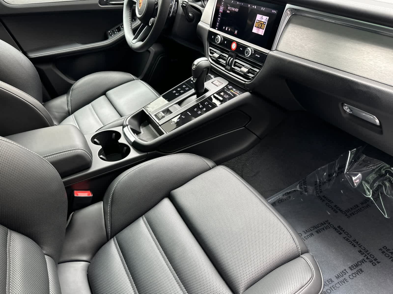 New 2026 Porsche Macan GTS image 17