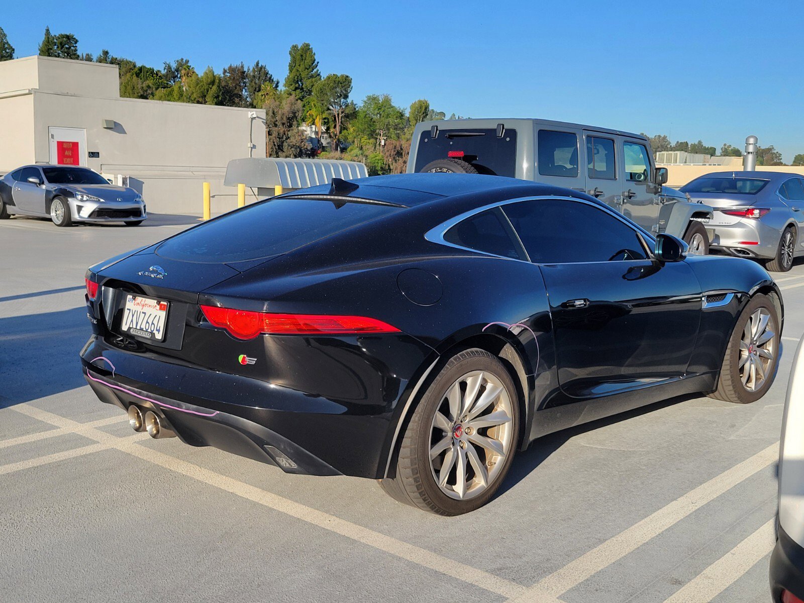 Used 2017 Jaguar F-TYPE Coupe RWD image 3