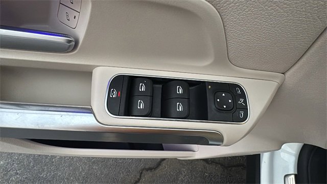 Used 2022 Mercedes-Benz GLB 250 4MATIC image 12