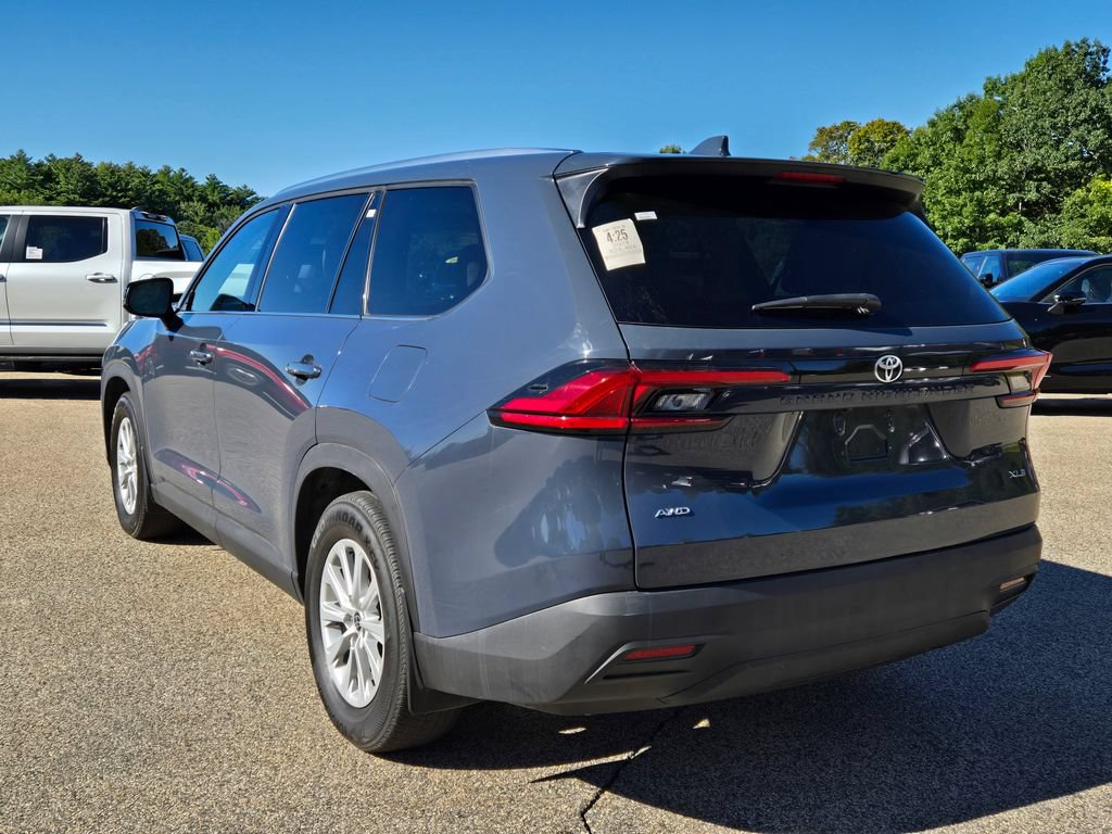 Used 2024 Toyota Grand Highlander AWD image 3