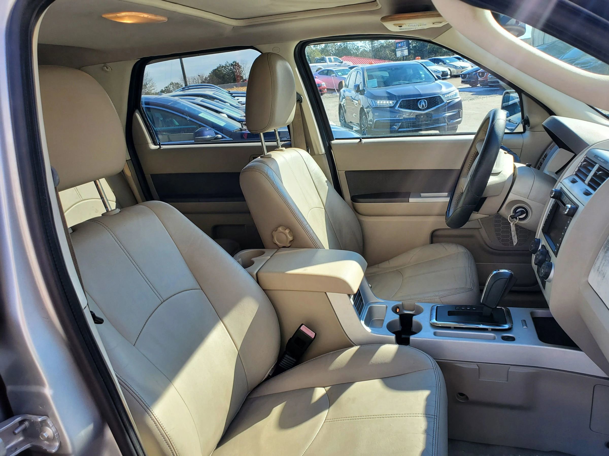 Used 2010 Mercury Mariner Premier image 23