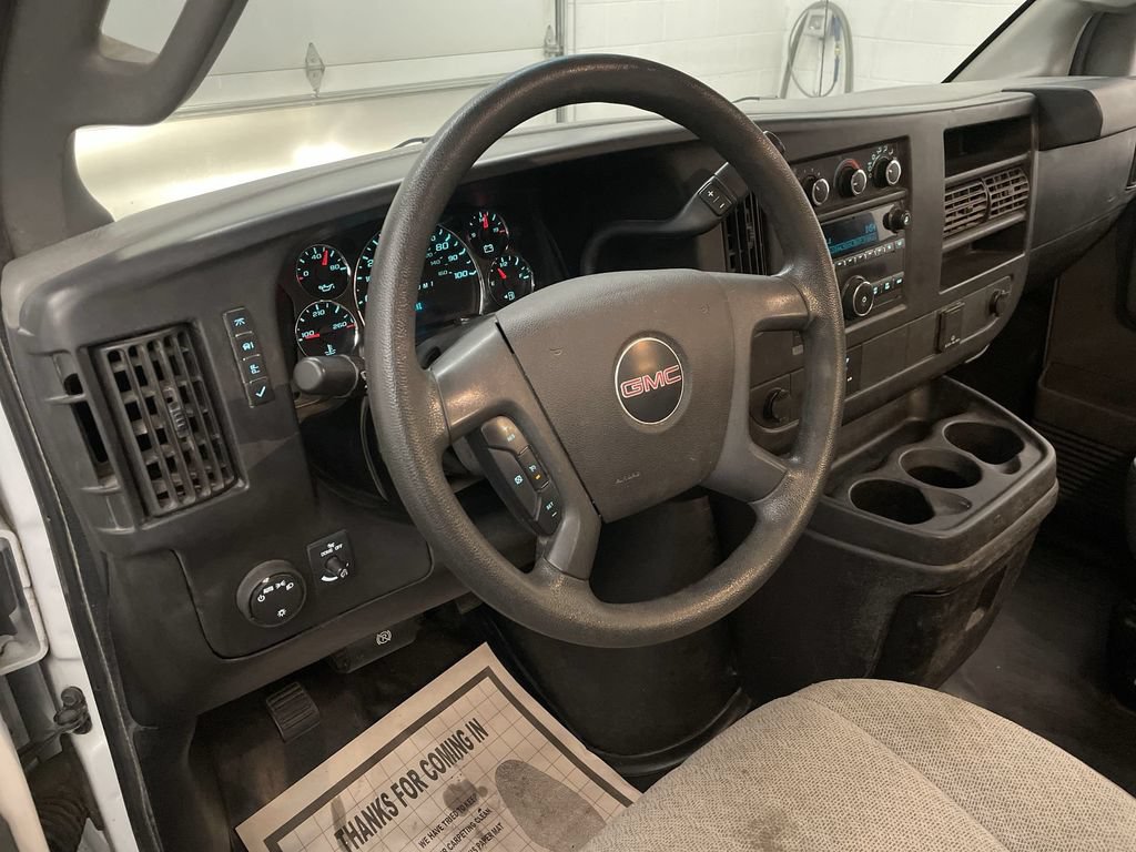 Used 2017 GMC Savana 2500 RWD image 4