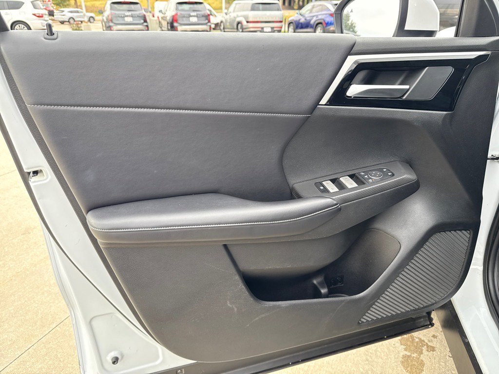 Used 2024 Mitsubishi Outlander SE image 15