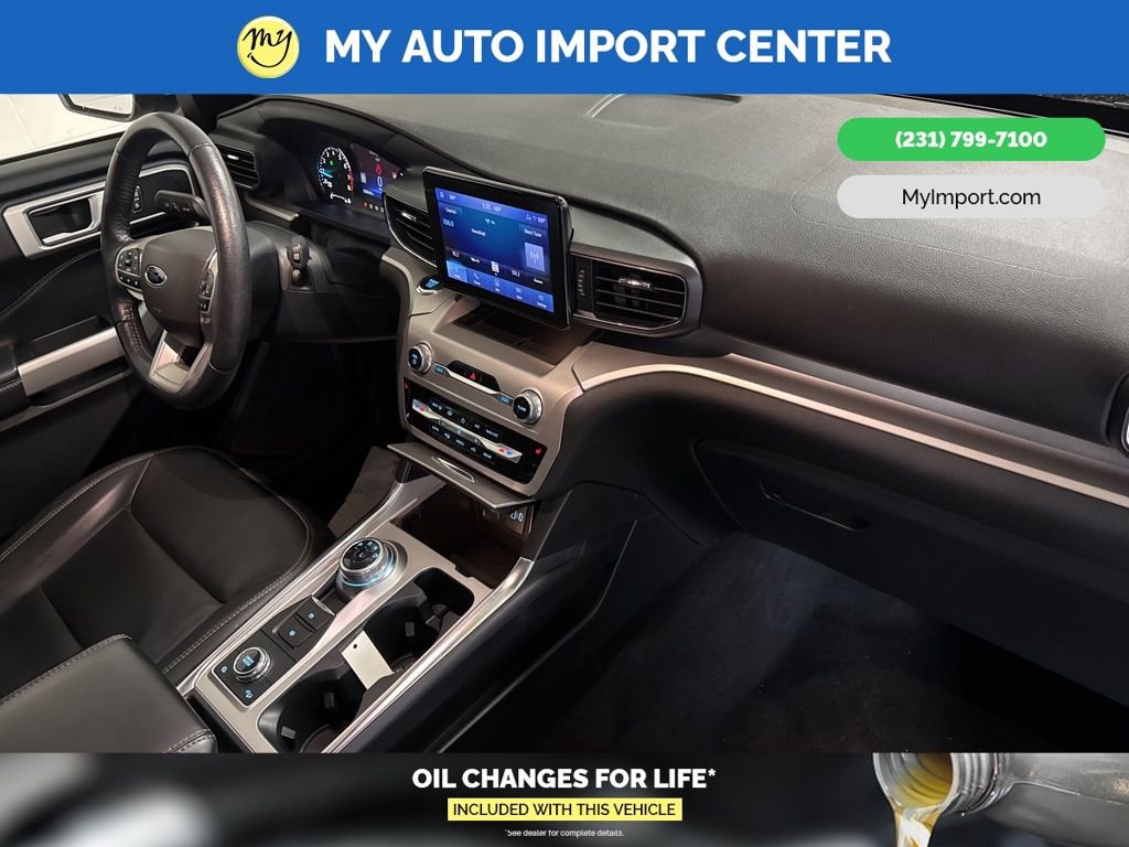 Used 2022 Ford Explorer XLT w/ Equipment Group 202A image 9