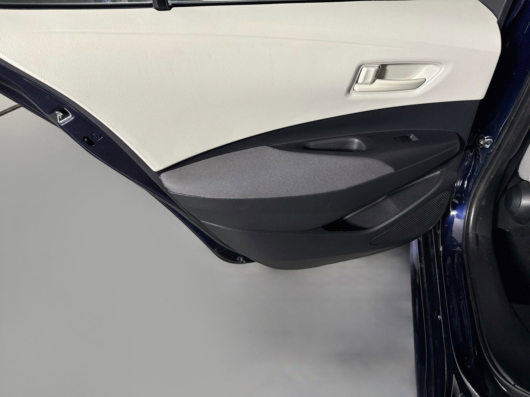 Used 2024 Toyota Corolla LE FWD image 25