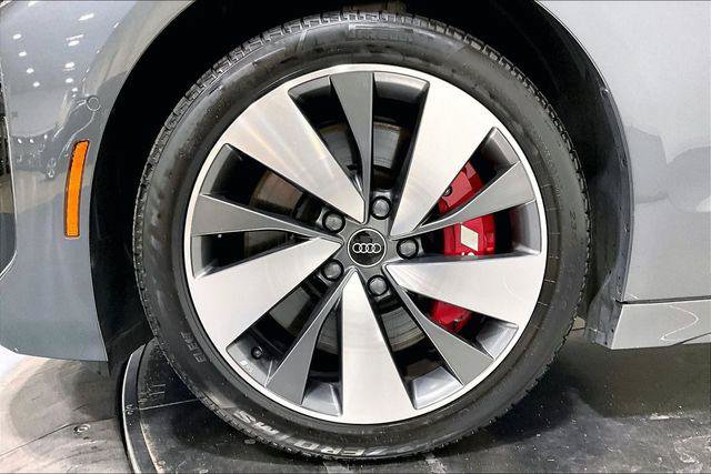Certified 2025 Audi S6 e-tron Premium w/ Convenience Package AWD/4WD image 5
