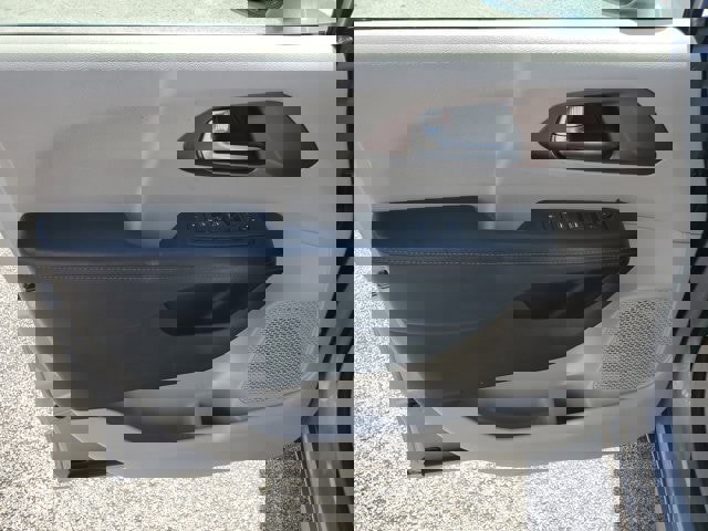 Used 2018 Chrysler Pacifica Touring-L w/ Tire & Wheel Group image 22