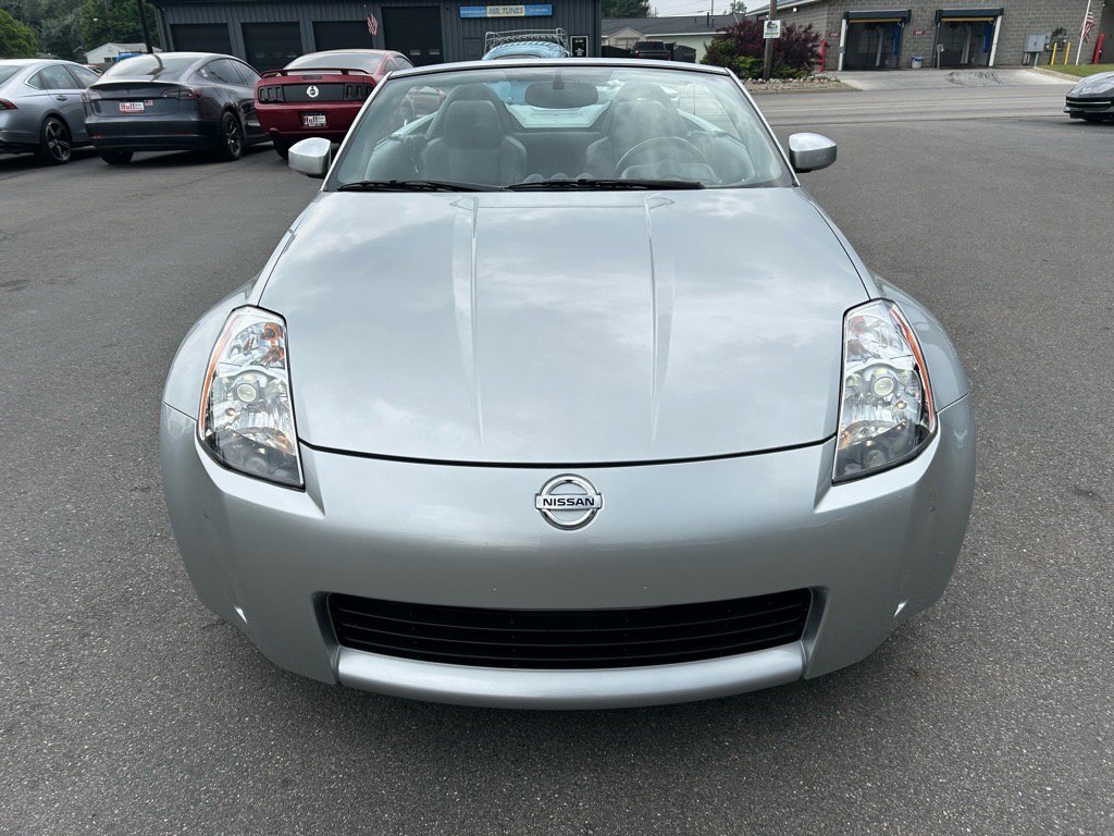 Used 2005 Nissan 350Z Touring image 3