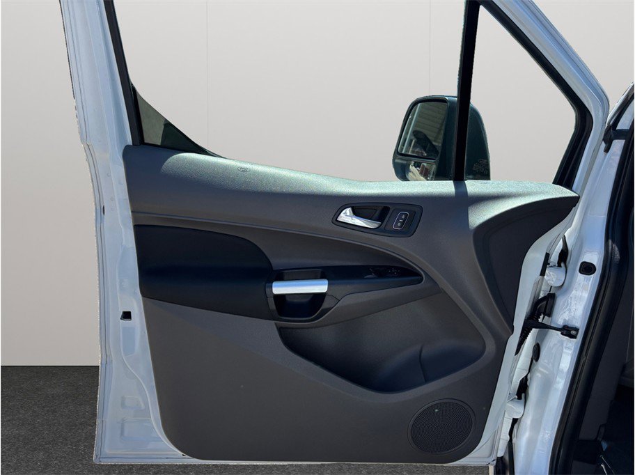 Used 2019 Ford Transit Connect XLT image 16