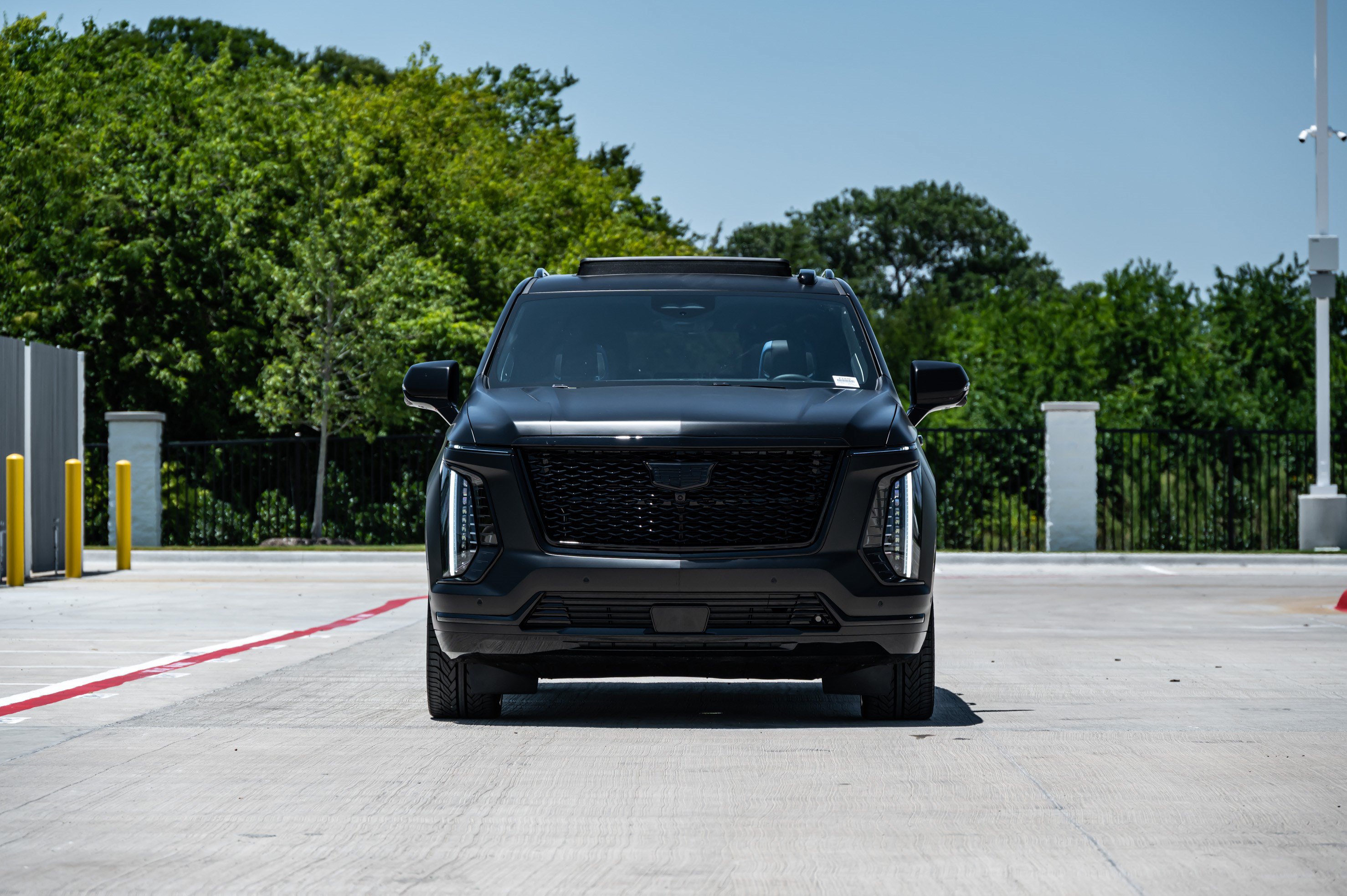 Used 2026 Cadillac Escalade Platinum Sport w/ LPO, ONYX Package AWD/4WD image 3