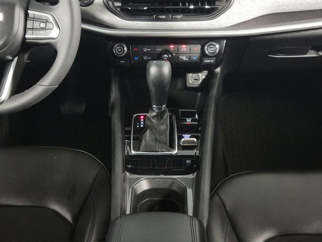 Used 2023 Jeep Compass Latitude w/ Convenience Group AWD/4WD image 24