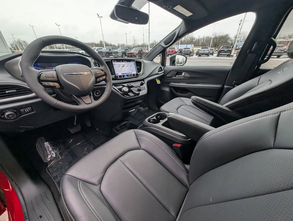 New 2026 Chrysler Pacifica Select w/ S Appearance Package image 2