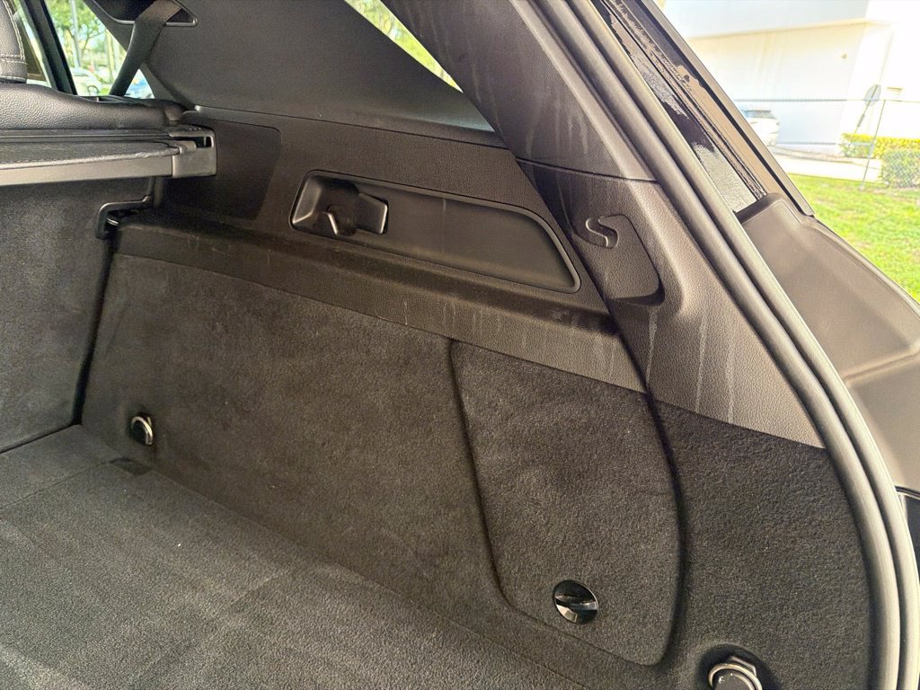 Used 2025 Mercedes-Benz GLE 350 4MATIC w/ AMG Line Exterior image 41