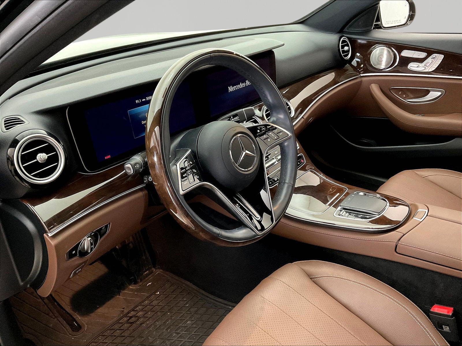 Used 2023 Mercedes-Benz E 350 4MATIC Sedan image 17