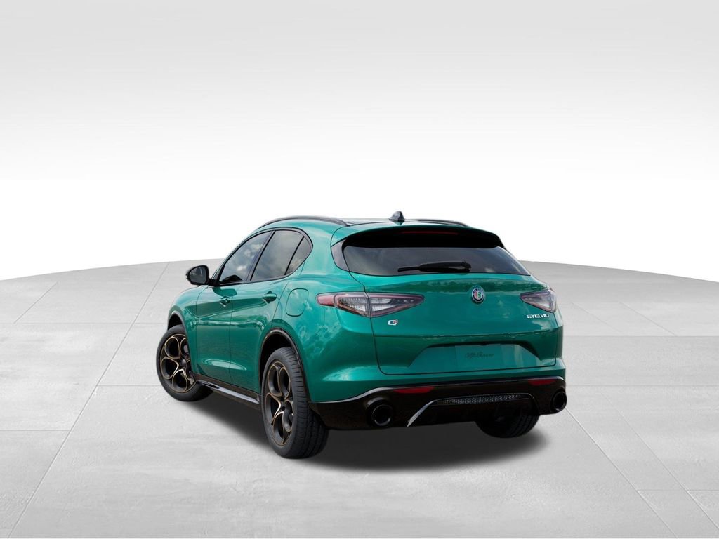 New 2025 Alfa Romeo Stelvio Sprint AWD/4WD image 3