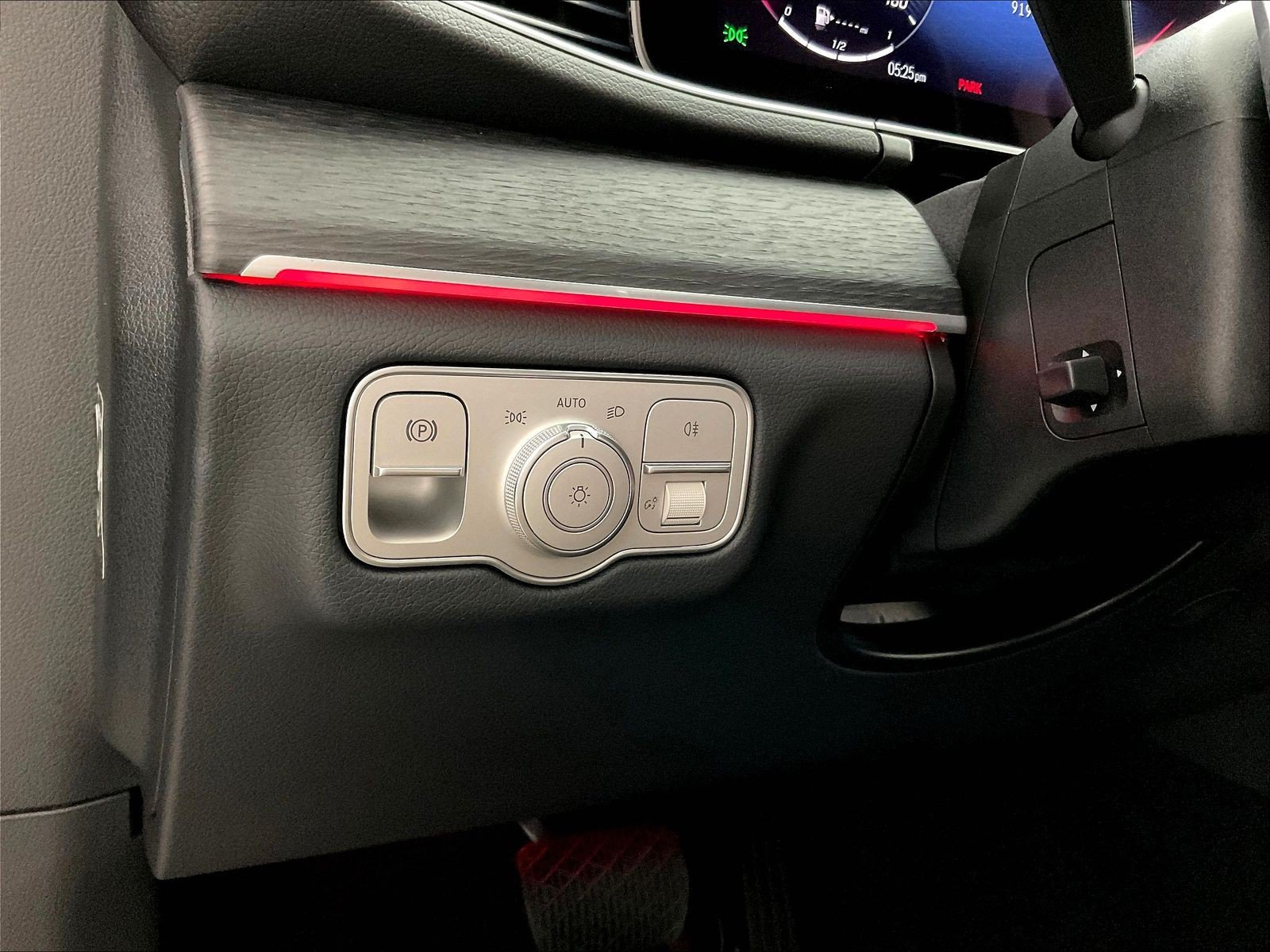 Certified 2025 Mercedes-Benz GLE 350 4MATIC image 38