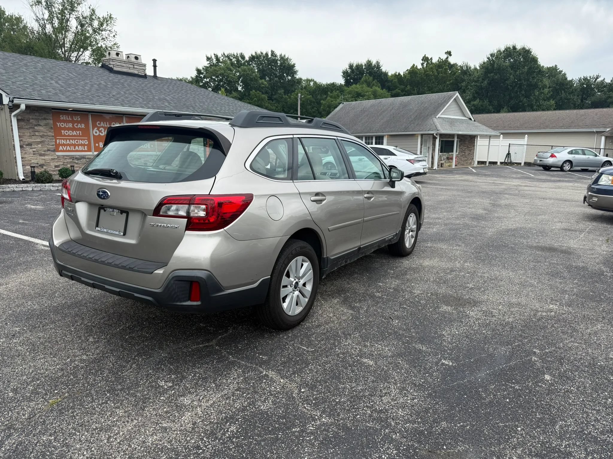 Used 2019 Subaru Outback 2.5i AWD/4WD image 5