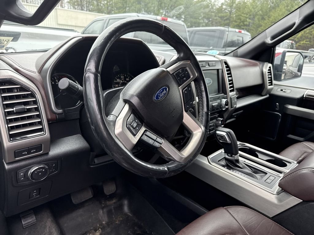 Used 2017 Ford F150 Platinum w/ Equipment Group 701A Luxury image 10