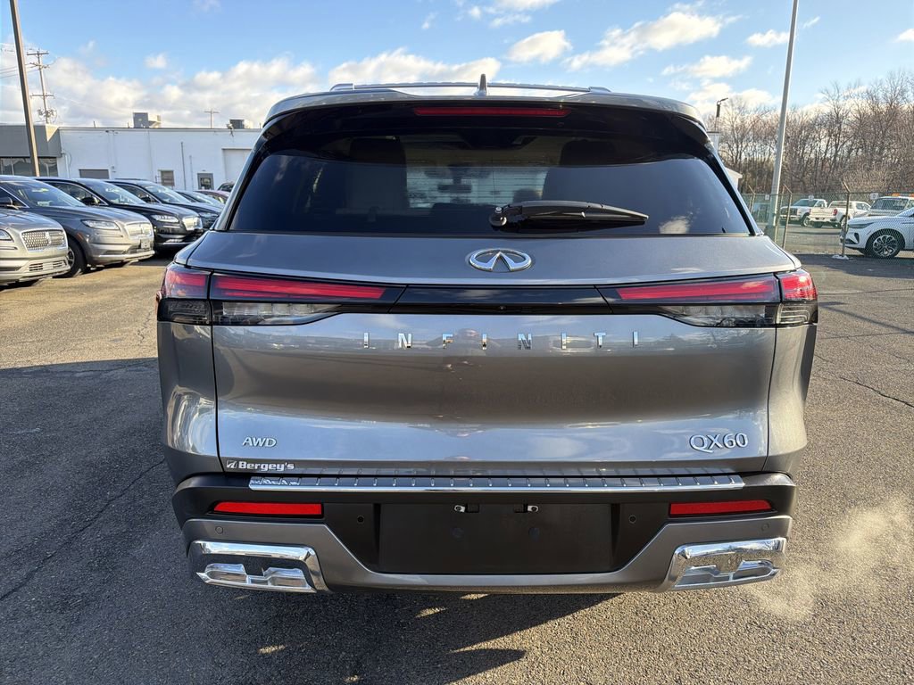 Used 2022 INFINITI QX60 Sensory w/ Vision Package image 4