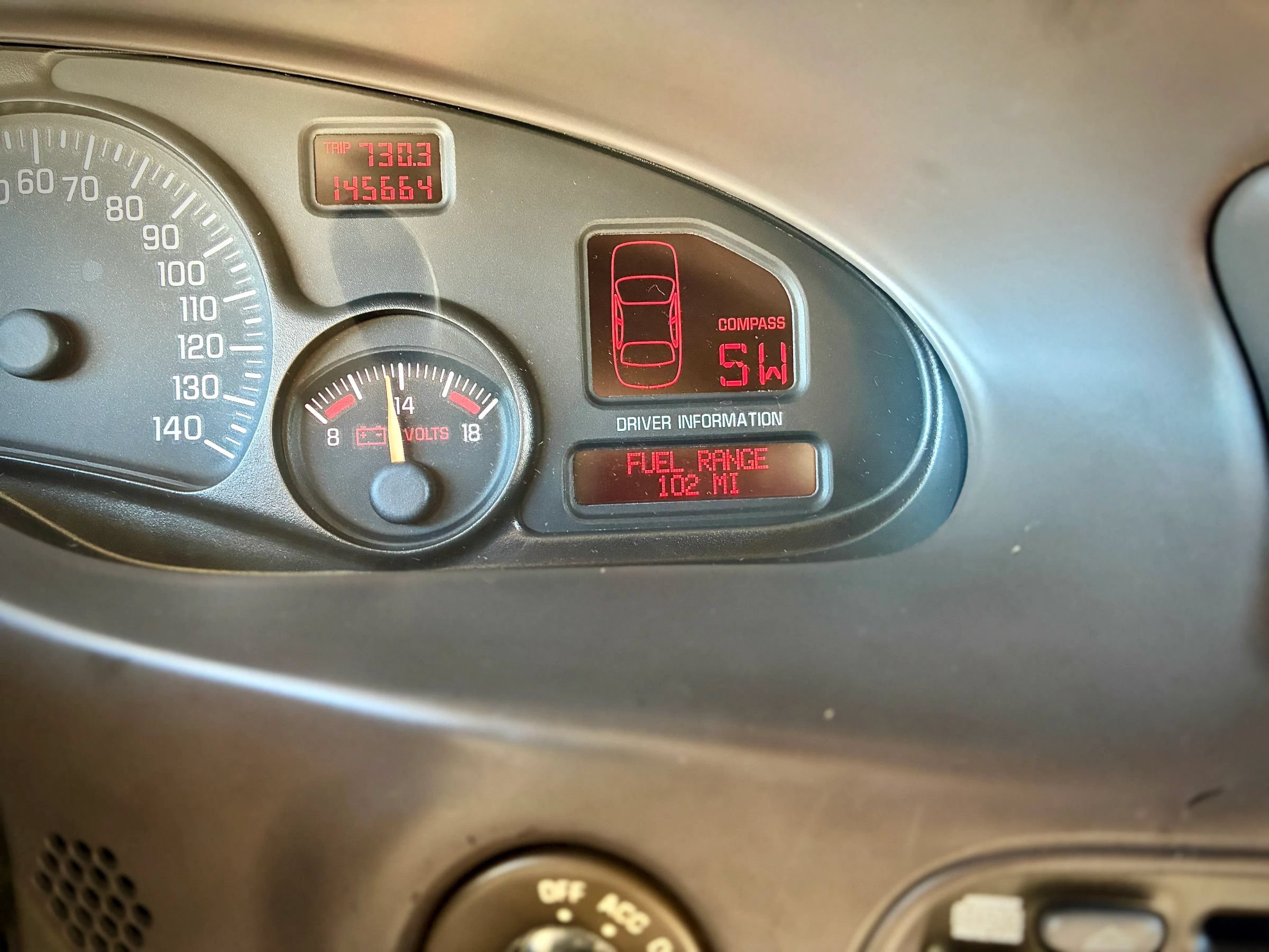 Used 2003 Pontiac Bonneville SLE FWD image 56