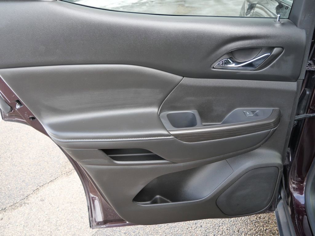 Used 2017 GMC Acadia SLT image 25