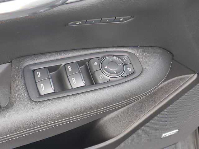 Certified 2022 Cadillac XT5 Premium Luxury AWD/4WD image 16