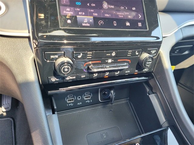 New 2025 Jeep Grand Cherokee Altitude image 25