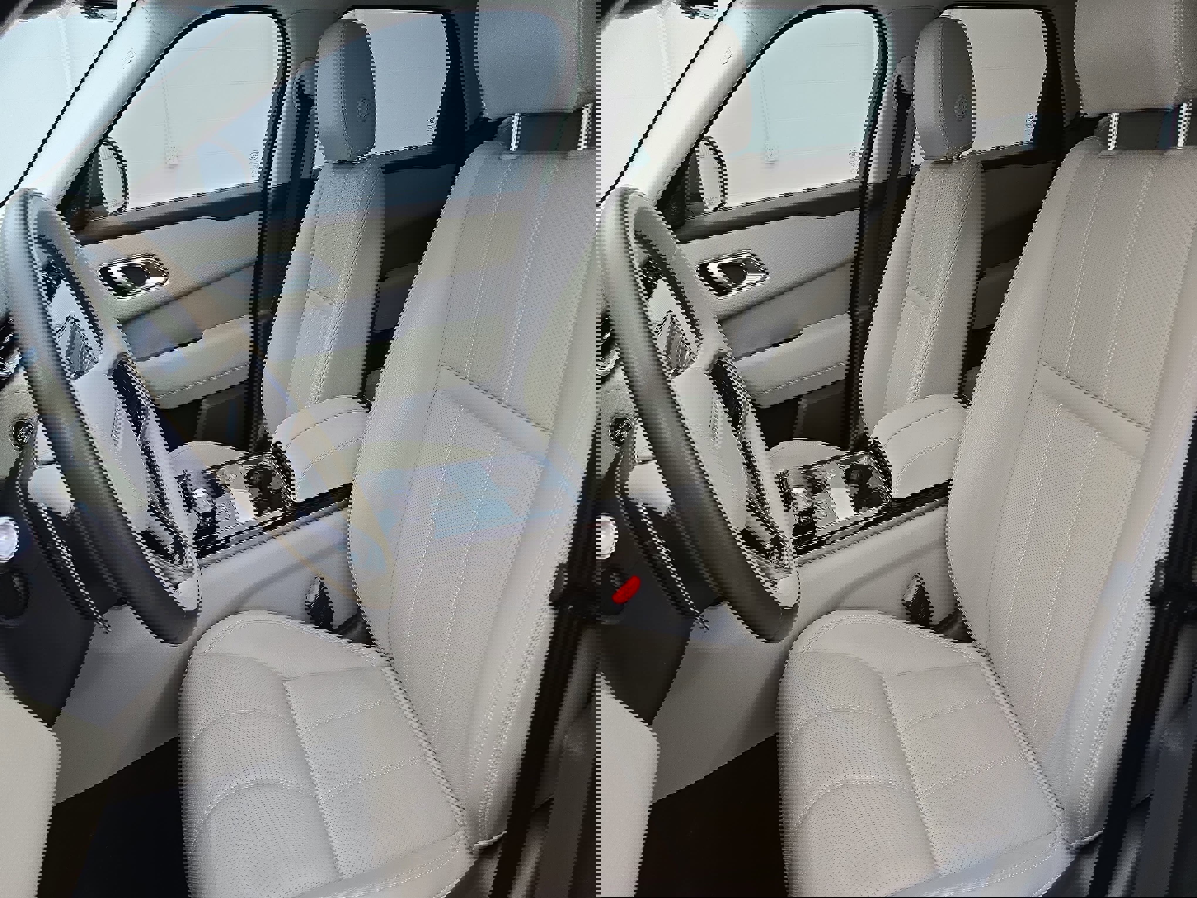 Used 2023 Land Rover Range Rover Velar R-Dynamic S image 15