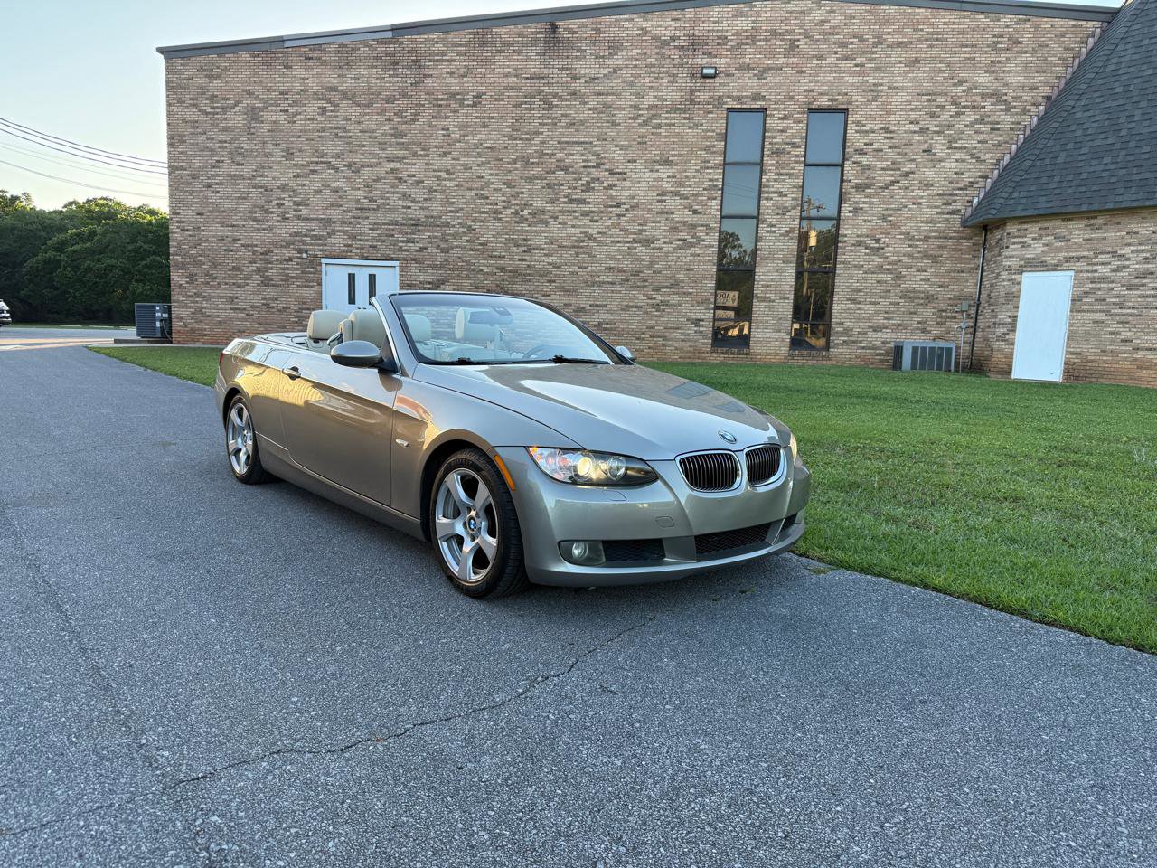 Used 2008 BMW 328i Convertible RWD image 4