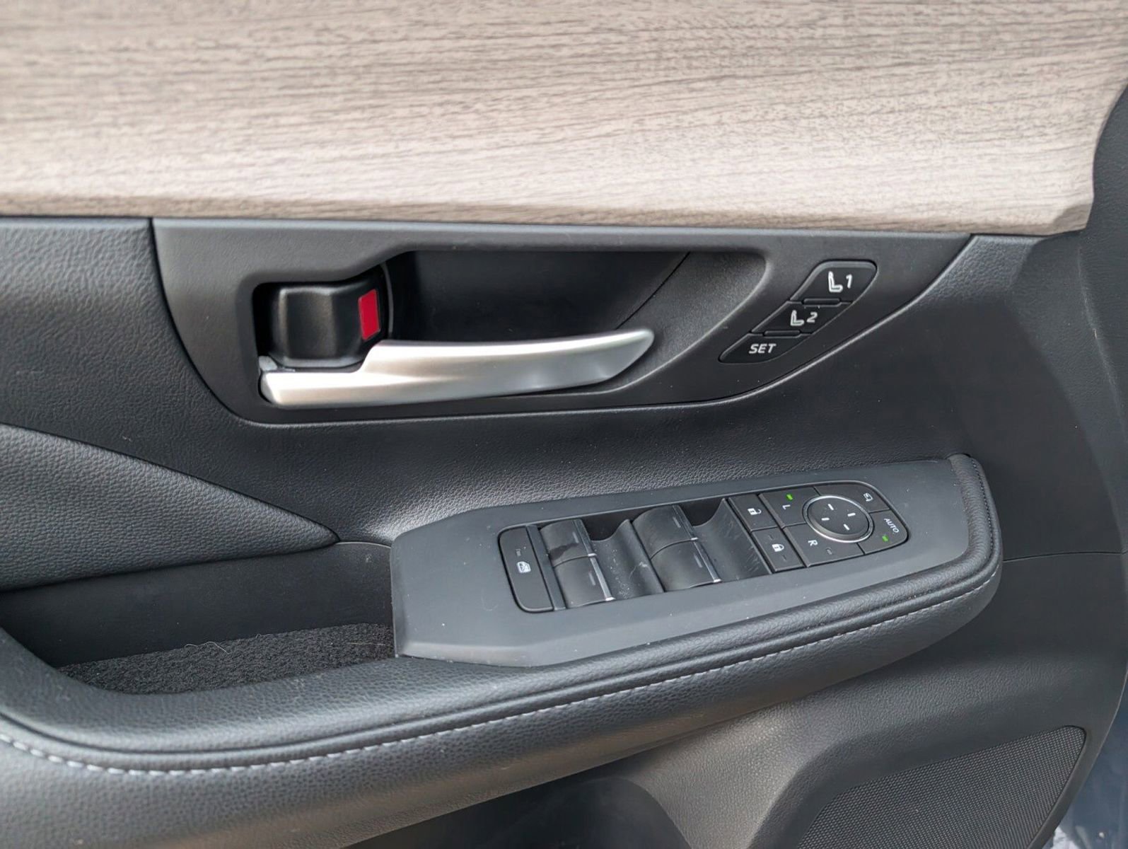 Used 2025 Toyota Grand Highlander AWD Hybrid image 31