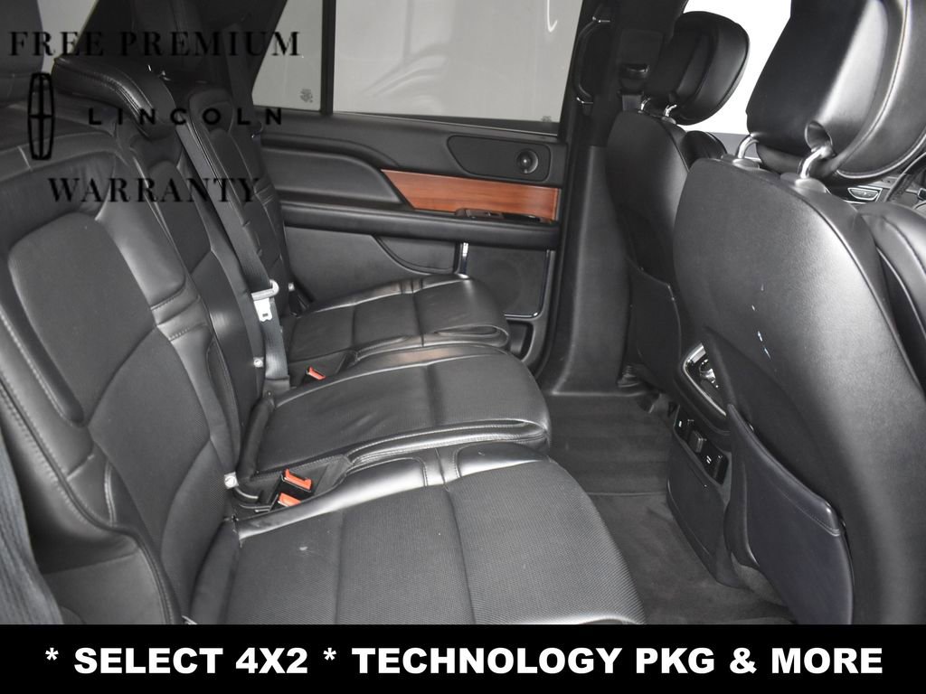 Used 2018 Lincoln Navigator Select image 12