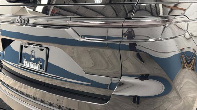 Used 2025 Jeep Grand Cherokee Altitude AWD/4WD image 37