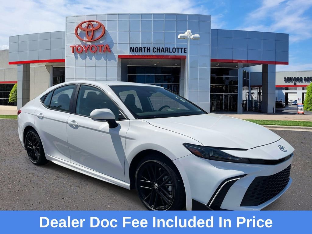 Used 2025 Toyota Camry SE w/ Convenience Package FWD image 1
