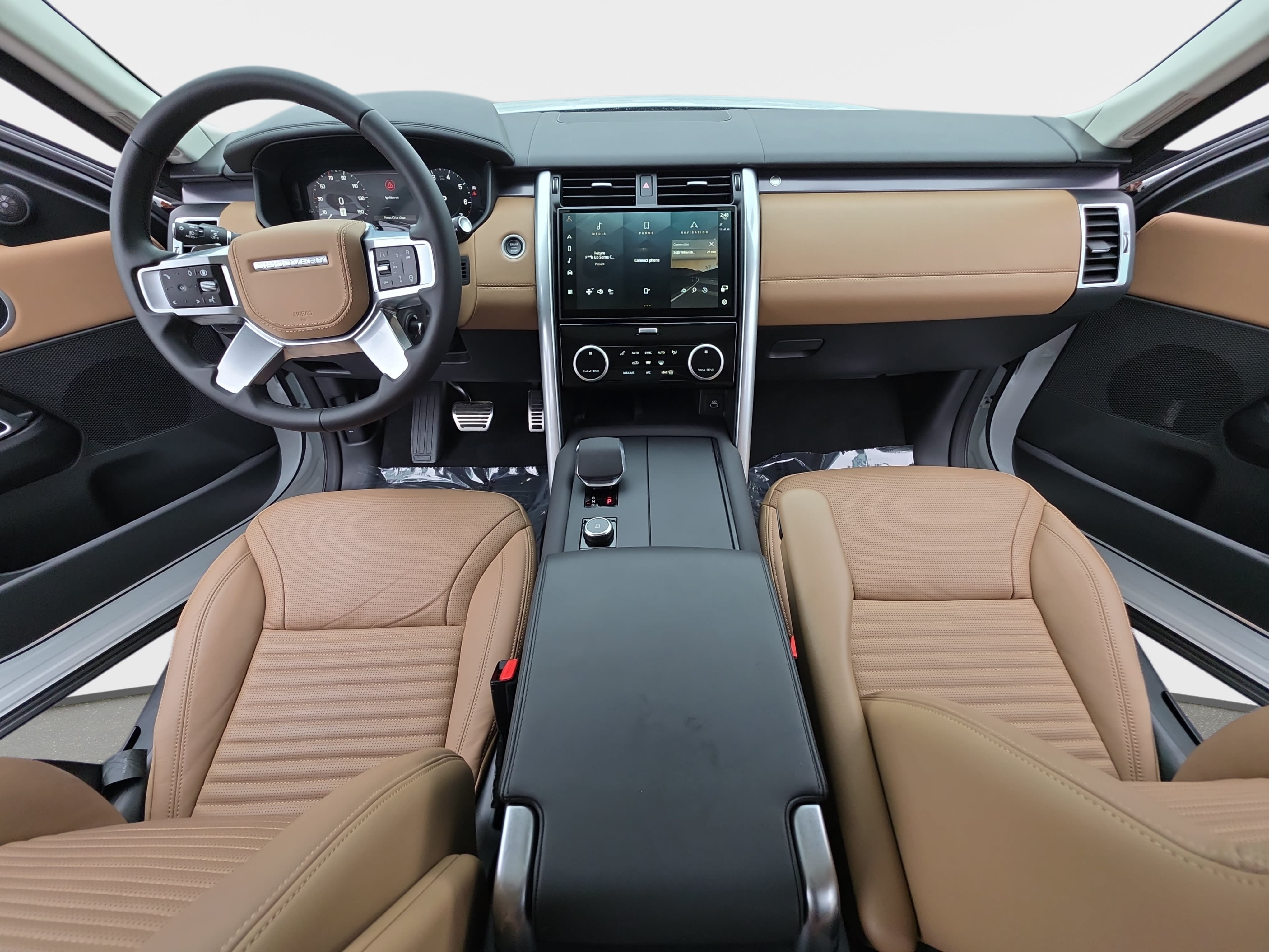 Used 2025 Land Rover Discovery Metropolitan Edition AWD/4WD image 9